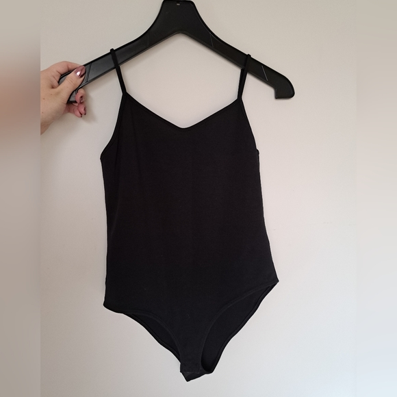 3 bodysuits - Picture 2 of 5